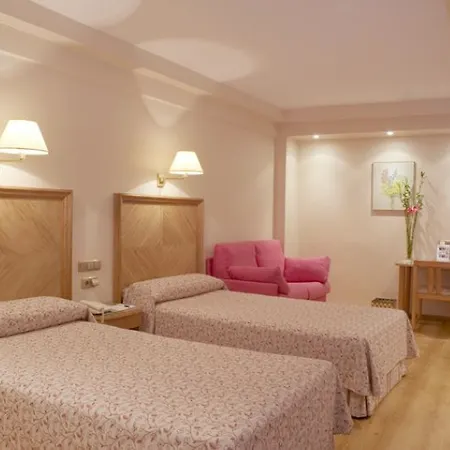 Crisol Almirante Bonifaz ホテル 4*
